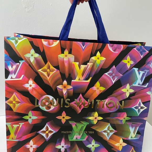 Authentic Louis Vuitton gift bag - Picture 5 of 7